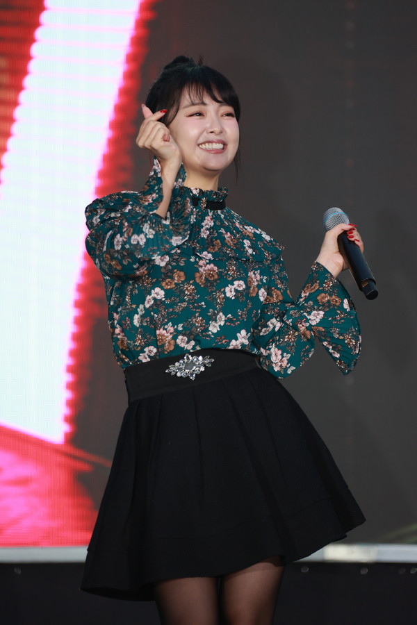 진안고원 뜨겁게 달군 트로트페스티벌. 하트 뿅뿅 요요미