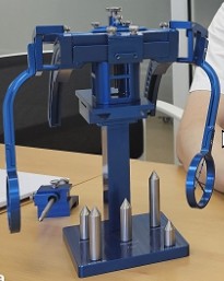 ▲사진=뇌정위 고정장치