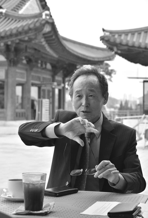 ▲사진=서예가 송하진(푸른돌ㆍ취석)선생